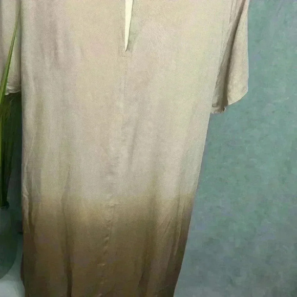 Kori NWT Size Medium Choker Cutout Neck Tunic Unique Tan Fades To Brown - Picture 8 of 12